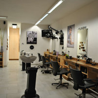 Friseurstühle im Salon Haargenau